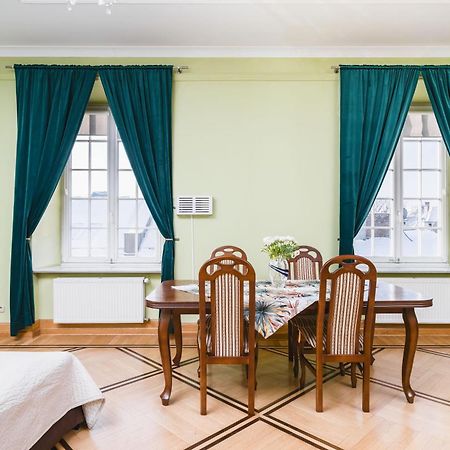 Apartamenty W Palacu Pod Baranami Krakkó Kültér fotó