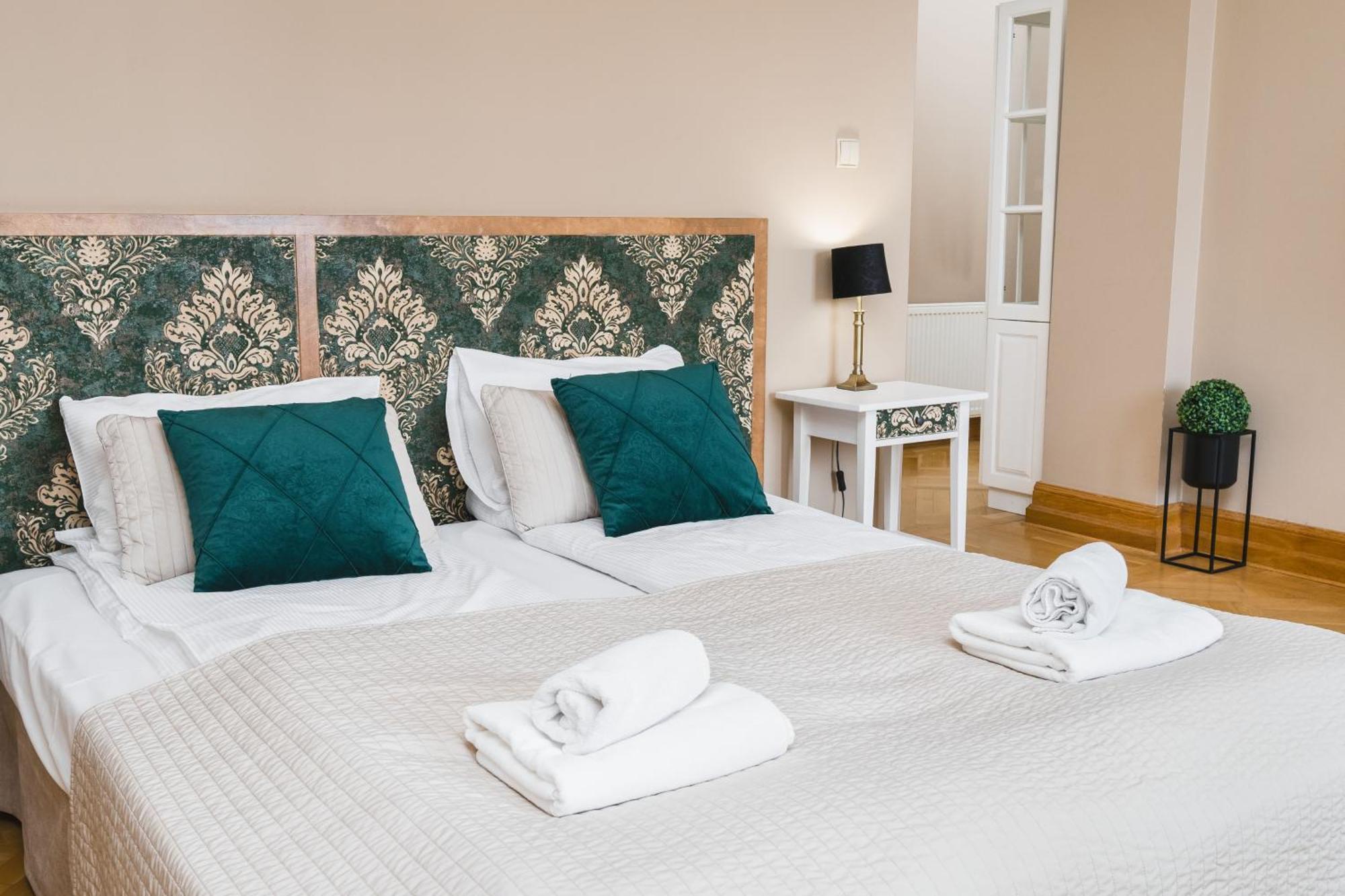 Apartamenty W Palacu Pod Baranami Krakkó Kültér fotó