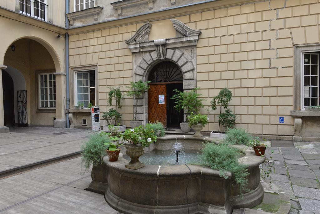 Apartamenty W Palacu Pod Baranami Krakkó Kültér fotó