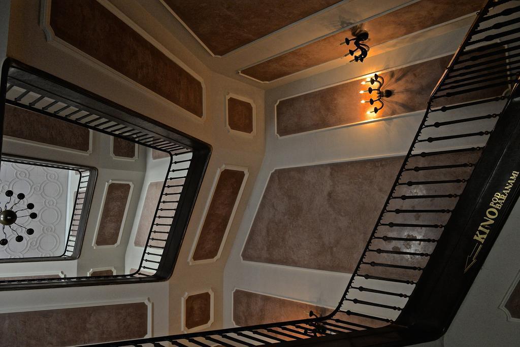 Apartamenty W Palacu Pod Baranami Krakkó Kültér fotó