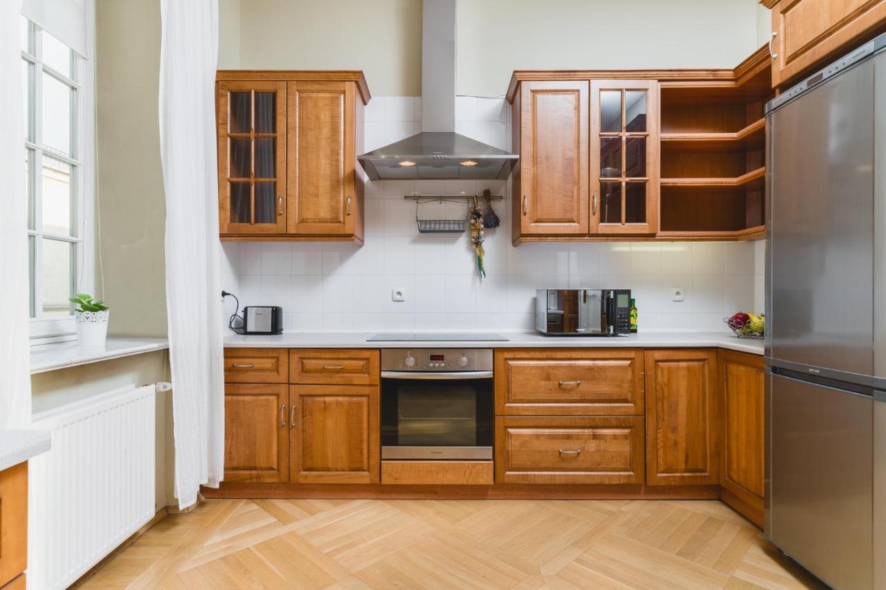 Apartamenty W Palacu Pod Baranami Krakkó Kültér fotó