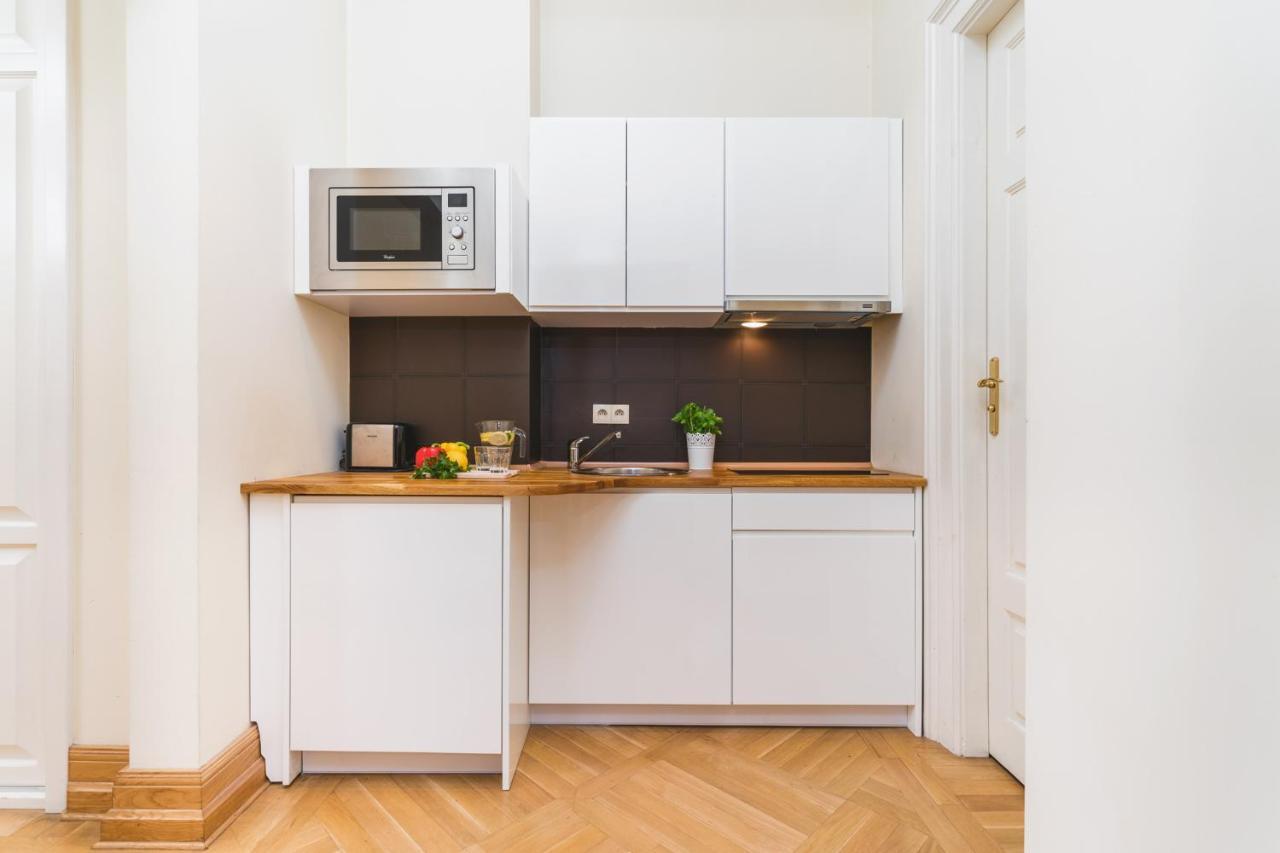 Apartamenty W Palacu Pod Baranami Krakkó Kültér fotó